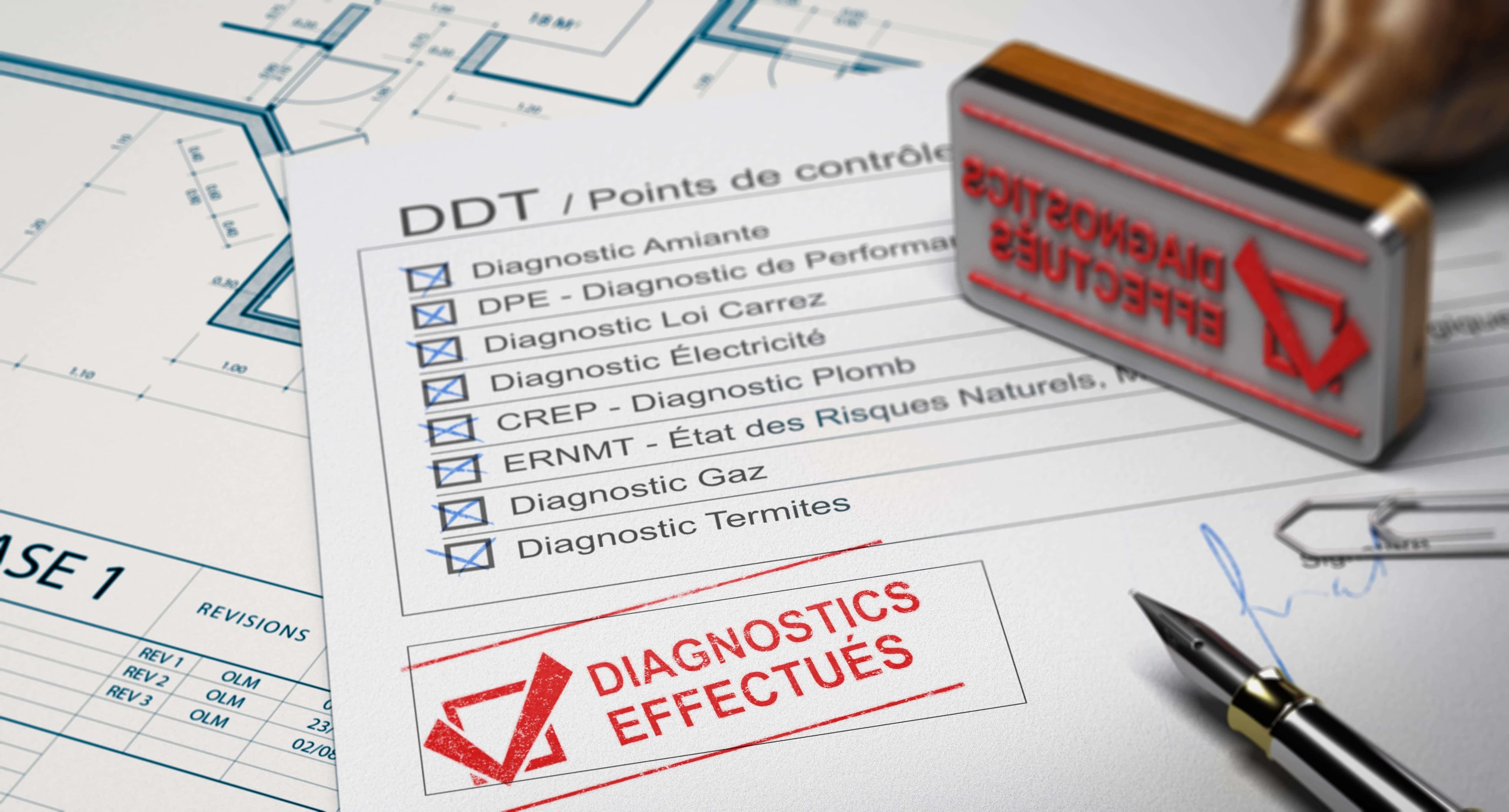diagnostic immobilier - une feuille de diagnostic immobilier certifié effectué avec un tampon